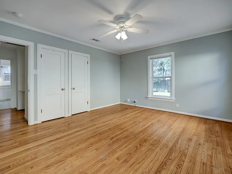 2910 Plumb St — Photo 11