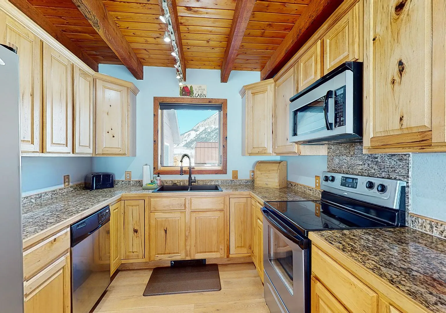 3 Bedroom Riverbend Home — Photo 3