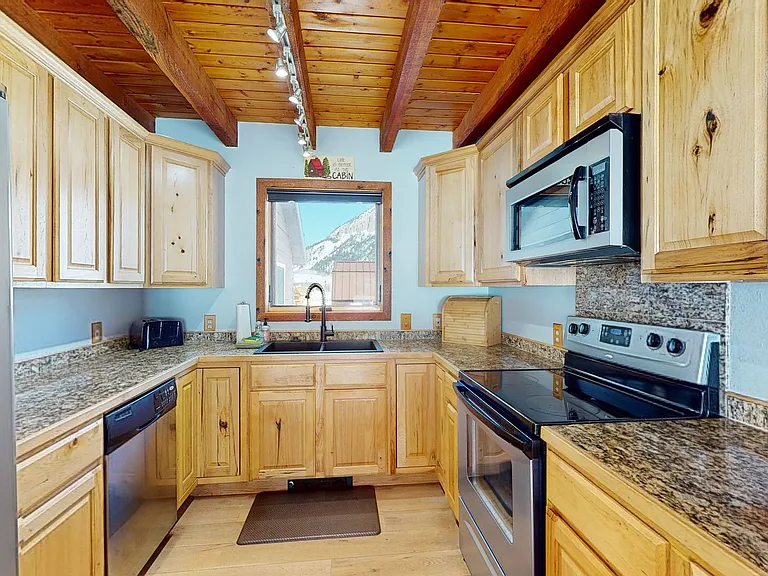 22 Riverbend Dr — Photo 3