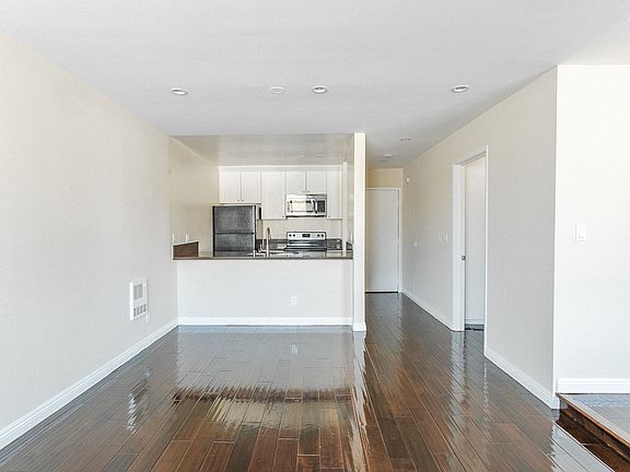 2nd image of 724 N West Knoll Dr #314