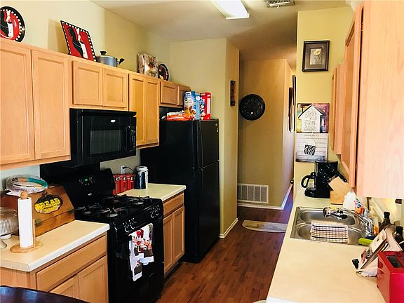 5th image of 127 Picadilly Dr