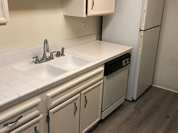 2nd image of 1669 Pentecost Way Unit 5