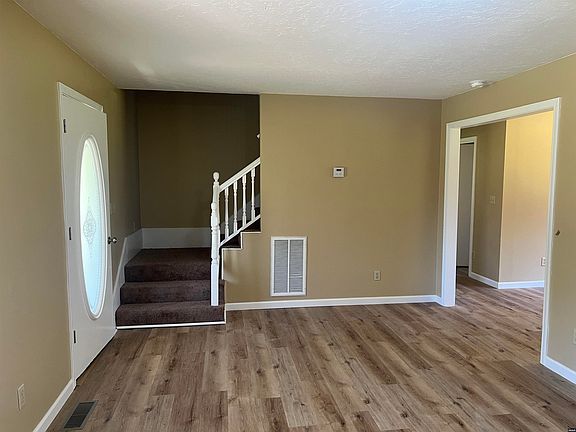 4th image of 118 Wheat St