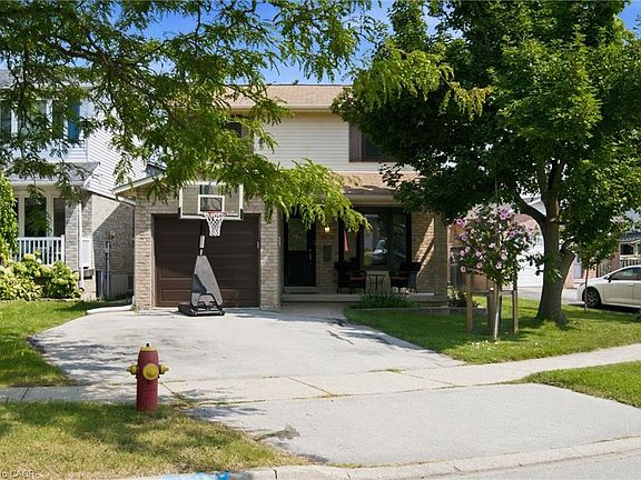 3rd image of 1576 Riley Ave