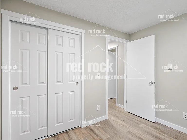 2422 E Diamond Ave #1 — Photo 16