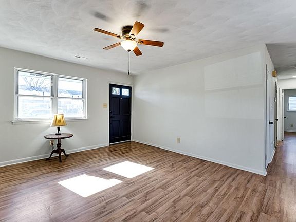 4th image of 3332 Lakecrest Rd