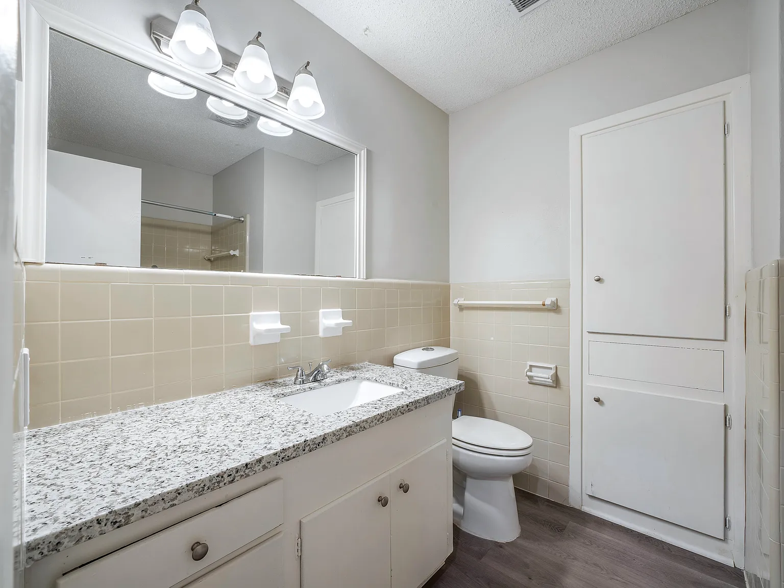 4 bed, 2.5 bath, 2135 sqft, $728 — Photo 2
