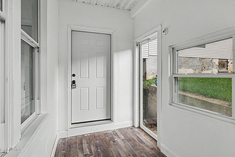 3rd image of 78 Middleburgh Street
