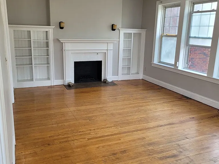 200 Steward Ave — Photo 2