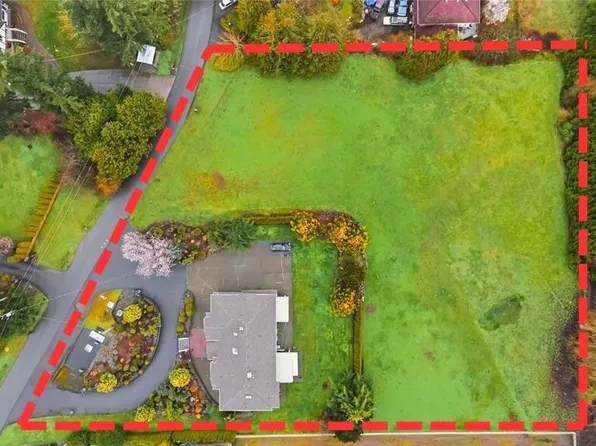 5549 Alderley Rd, Saanich, BC V8Y 1Y2