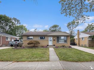 3042 Grange Rd, Trenton, MI 48183