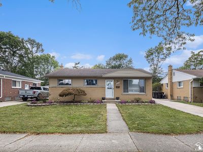 3042 Grange Rd, Trenton, MI, 48183