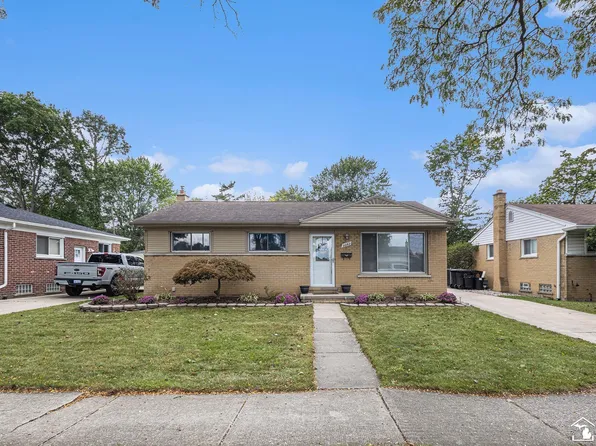 3042 Grange Rd, Trenton, MI 48183