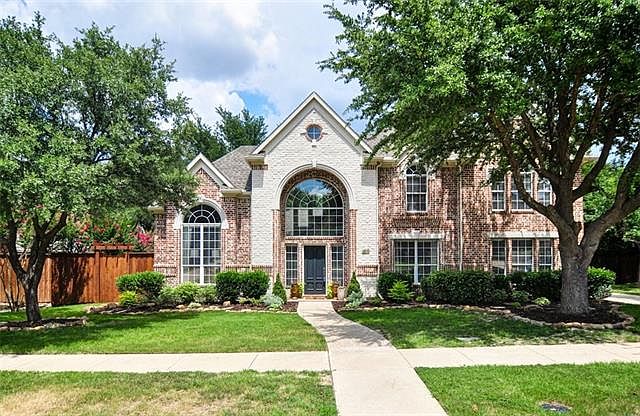 1st image of 3021 Normandy Dr
