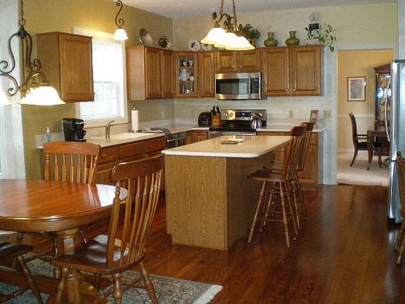 4th image of 2941 Grandview Dr