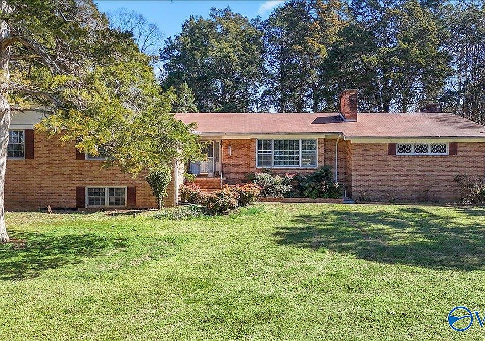 1st image of 8511 Valley View Dr SE