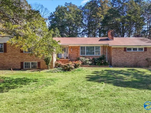 8511 Valley View Dr SE, Huntsville, AL 35802