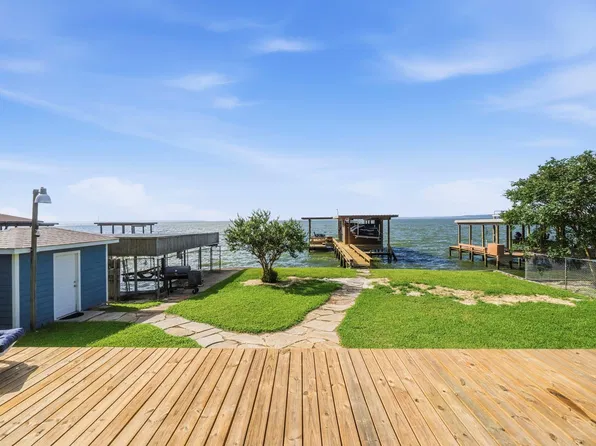 151 E Lakeview Dr, Pointblank, TX 77364