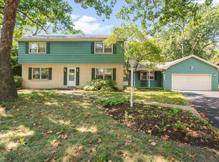 133 Mayflower Dr, Batavia, IL 60510