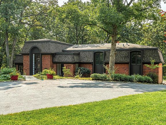 2nd image of 818 Marco Dr