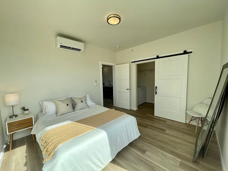 2520 N Regal St #201 — Photo 8