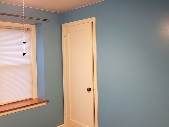 5th image of 9935 Herrick Ave