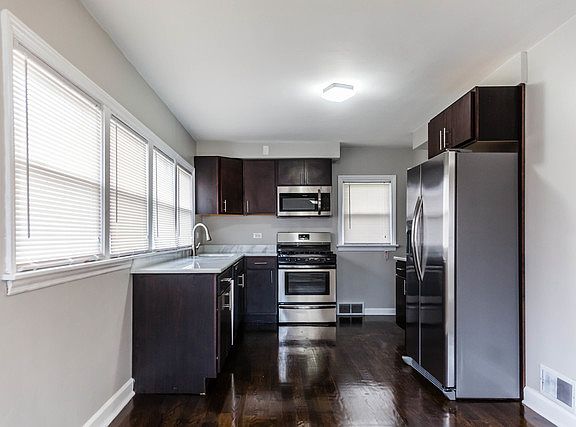 5th image of 625 Sibley Blvd