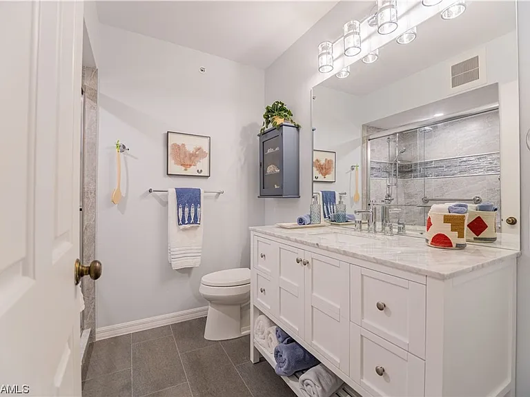 1900 Virginia Ave #503 — Photo 11