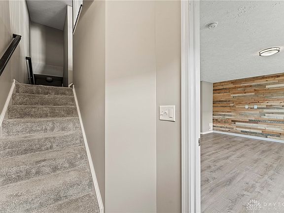 3rd image of 9570 Union Park