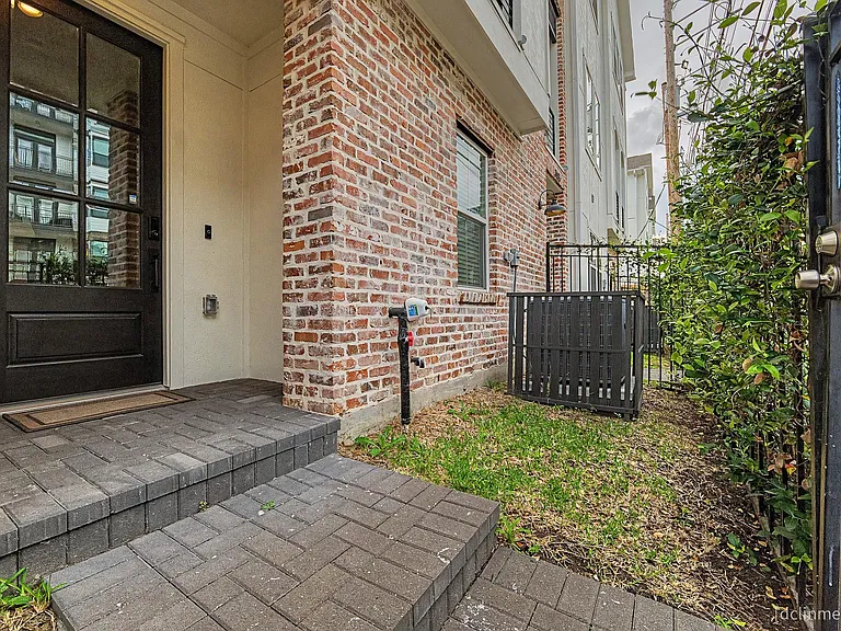 3033 Hicks St — Photo 5