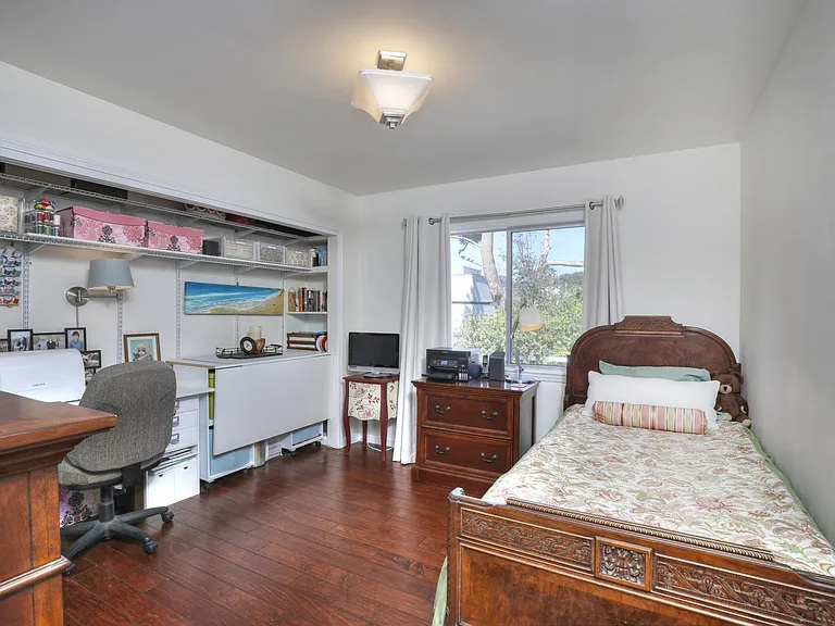 2063 Village Ln — Photo 16