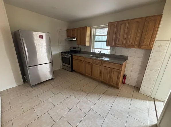 242 S 6th Ave #2, Mount Vernon, NY 10550
