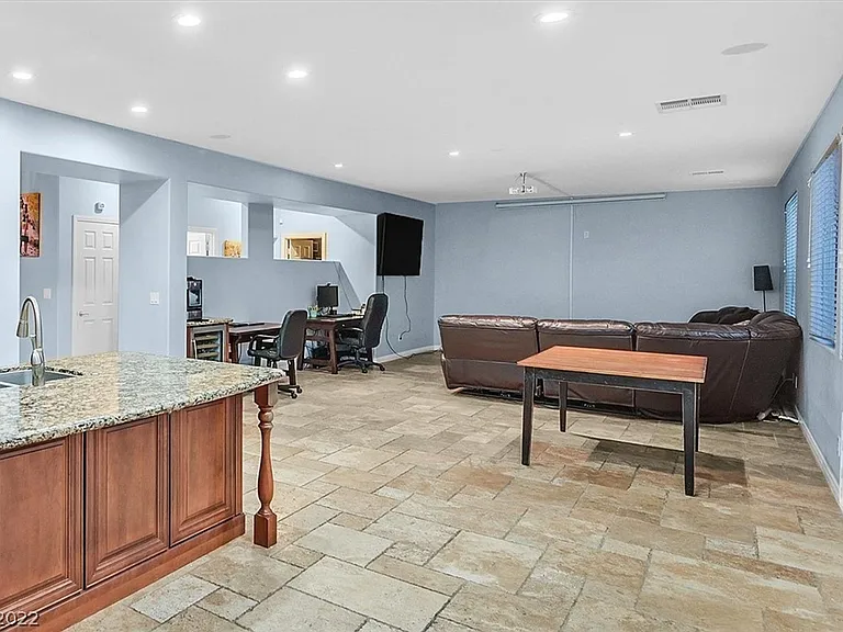 11077 Turlington Ln — Photo 16