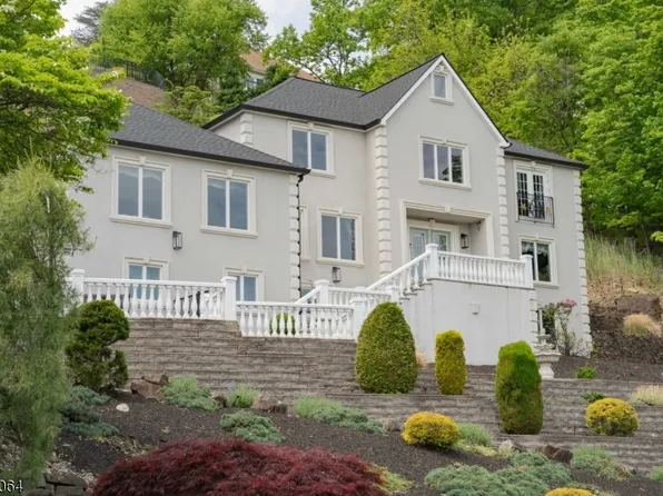 207 Eileen Dr, Cedar Grove Twp., NJ 07009