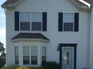 827 Logan Ln, Hanover, PA 17331