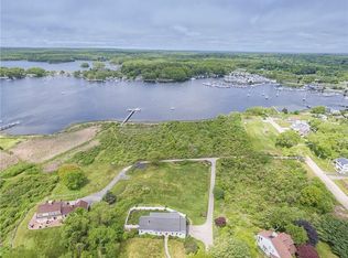 400 Wandsworth St, Narragansett, RI 02882