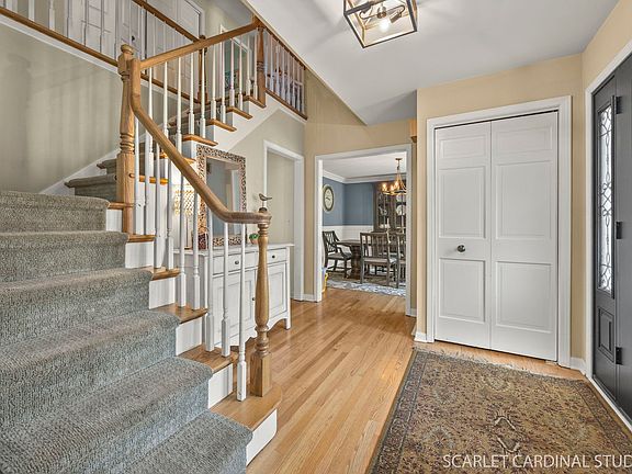 2nd image of 25W773 Sunnyridge Ct