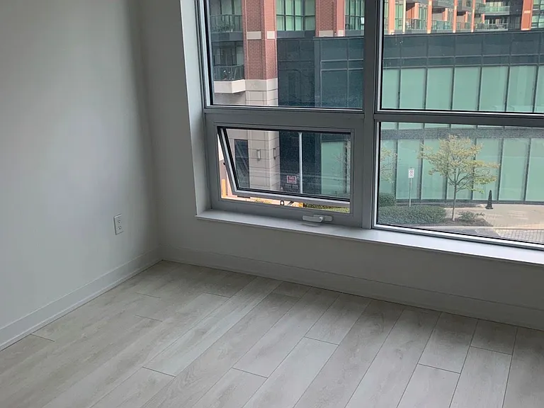 31 Tippett Rd #335 — Photo 4