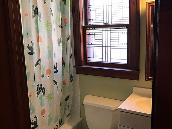 5th image of 3219 Johnson St NE