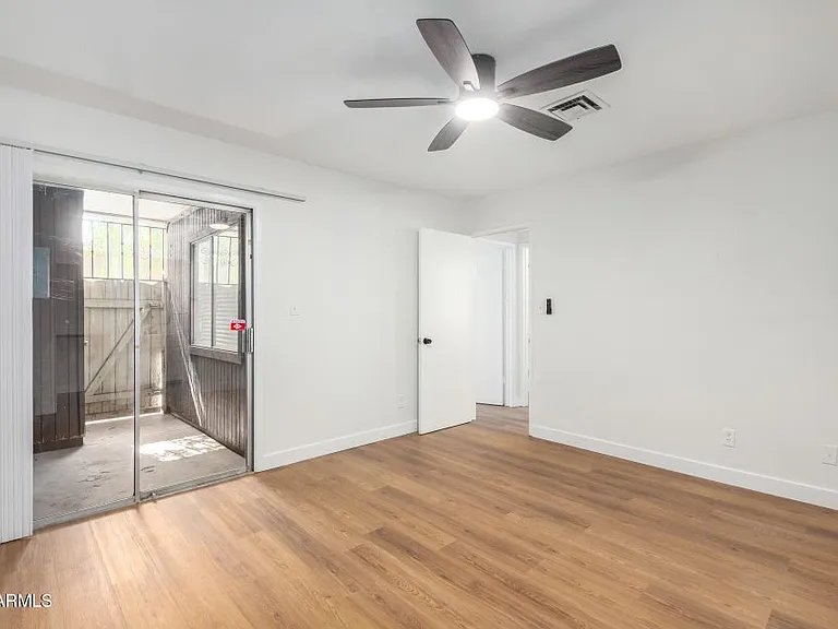4820 N 89th Ave #100 — Photo 9