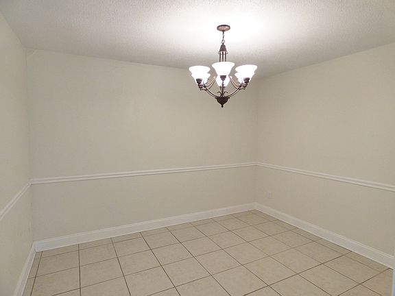 2nd image of 2652 Venetian Way