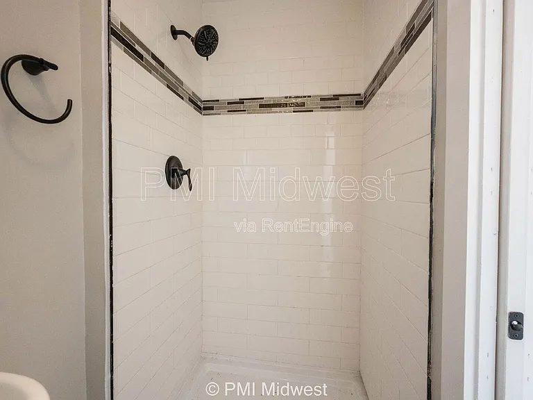 423 Villa Ave — Photo 14