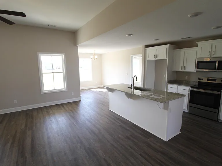 406 Noble Ct — Photo 4