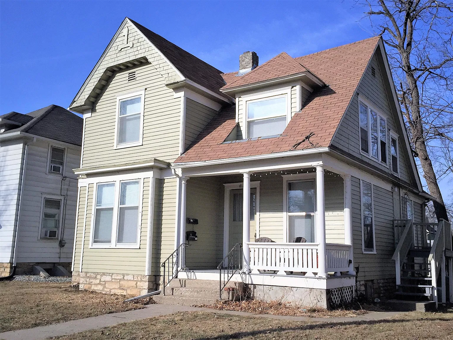 2 bed, 900 sqft, $1,460 — Photo 1
