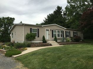 5887 Cetronia Rd, Allentown, PA 18106