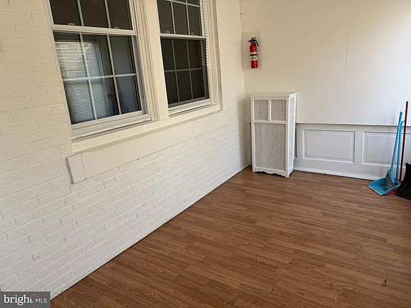 3rd image of 7058 Saybrook Ave