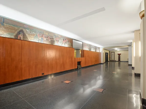 720 Fort Washington Avenue image 13 of 16