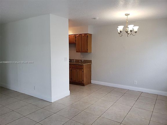 5th image of 1404 SW 9th Ave #1404