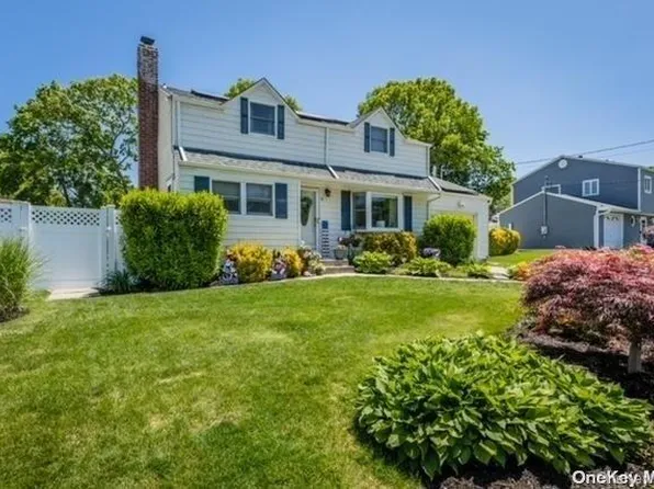 9 Camp Drive, Selden, NY 11784