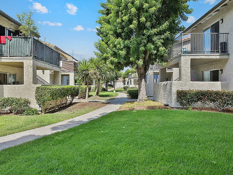 Country Villas — Photo 23